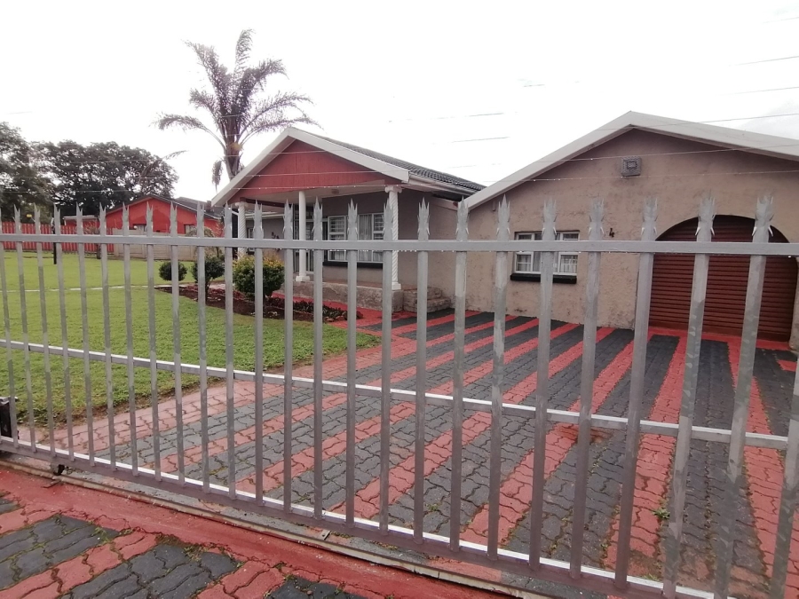 4 Bedroom Property for Sale in Vanes Estate Eastern Cape